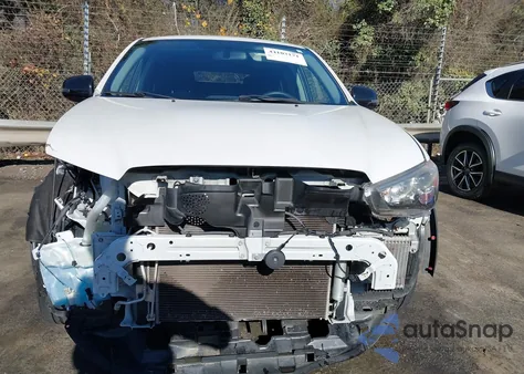 2018 Mitsubishi Outlander Sport 2.0 Le z USA, uszkodzony, nr VIN JA4AP3AU8JU014347